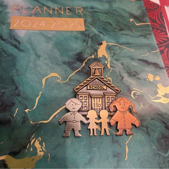 Vintage K and T school pin - Picture 1 of 3